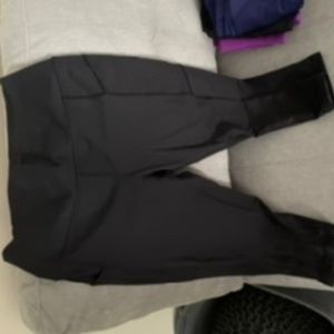 Lululemon size 8 capris
